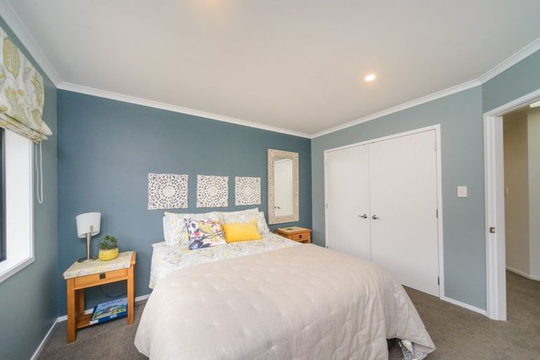 Photo of property in 14 Tennyson Avenue, Kelvin Grove, Palmerston North, 4414