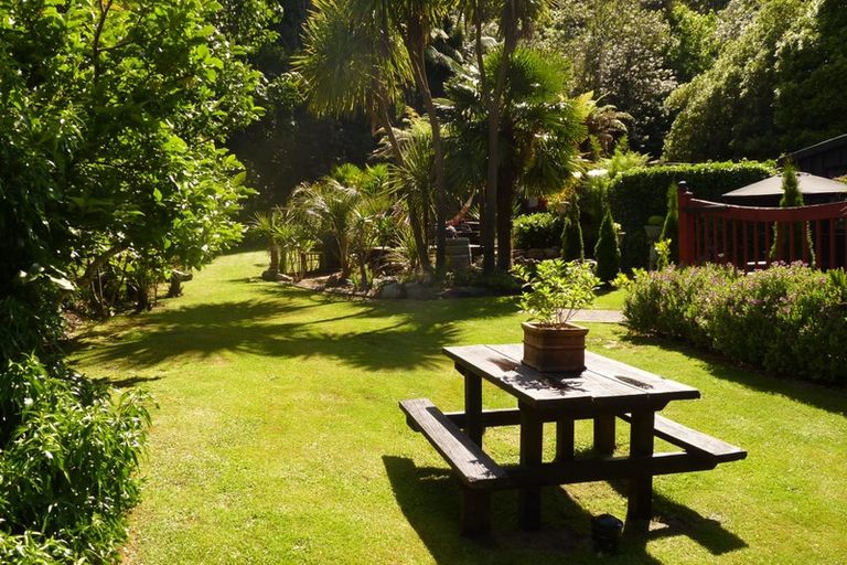 Photo of property in 16 Tombleson Road, Lake Rotoma, Rotorua, 3074