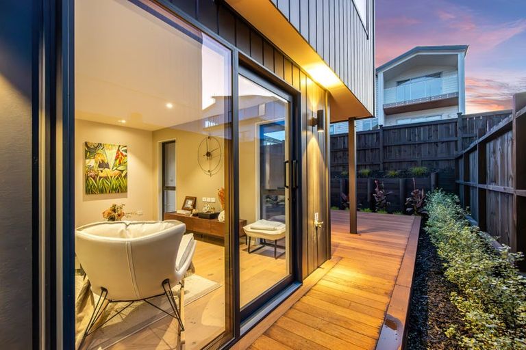 Photo of property in 52 Matangi View Drive, Orewa, 0931