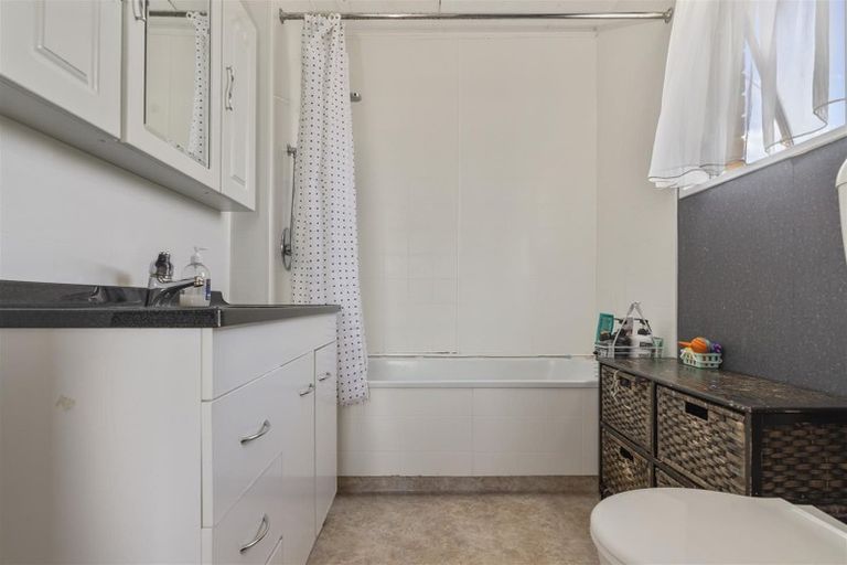 Photo of property in 50 Turner Drive, Western Heights, Rotorua, 3015