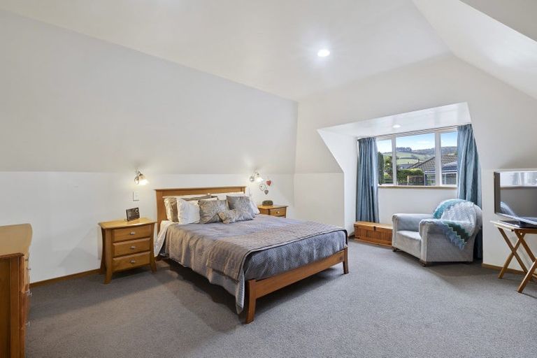 Photo of property in 16 Ribbonwood Close, Normanby, Dunedin, 9010