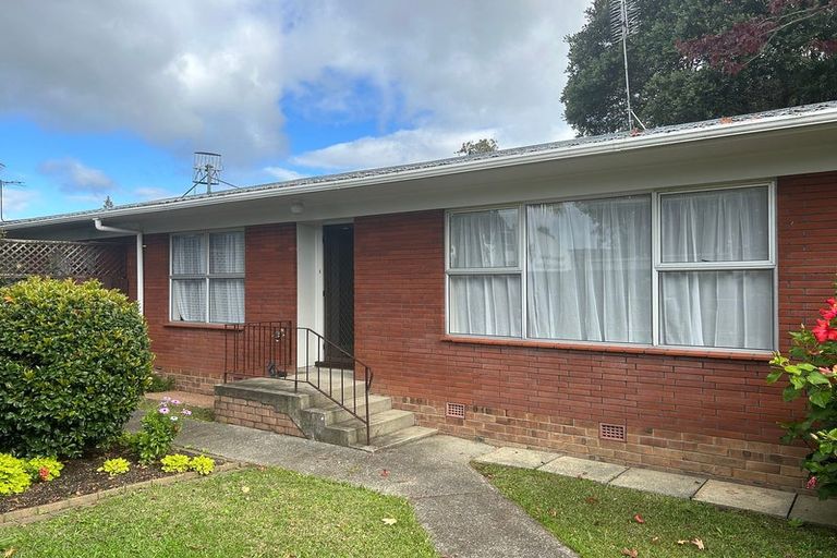Photo of property in 1/32 Northcote Road, Takapuna, Auckland, 0622