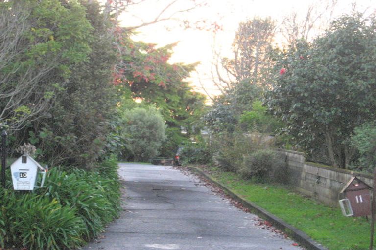 Photo of property in 10 Jill Place, Hillpark, Auckland, 2102
