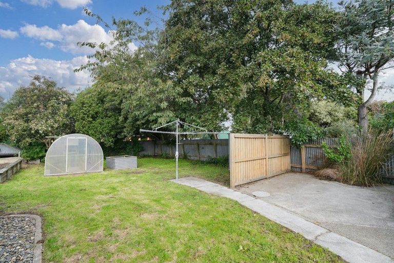 Photo of property in 20 Robert Street, Otatara, Invercargill, 9879