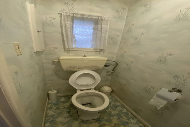 Photo of property in 1/1 Benders Avenue, Hillcrest, Auckland, 0627