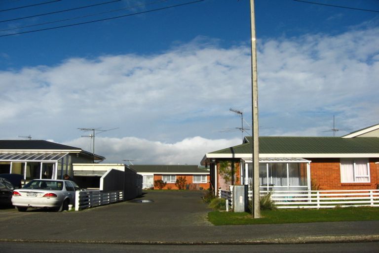 Photo of property in 7a-e Huia Street, Waikiwi, Invercargill, 9810