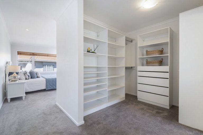 Photo of property in 22 Eversleigh Road, Belmont, Auckland, 0622