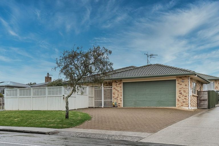 Photo of property in 16a Goods Road, Otumoetai, Tauranga, 3110