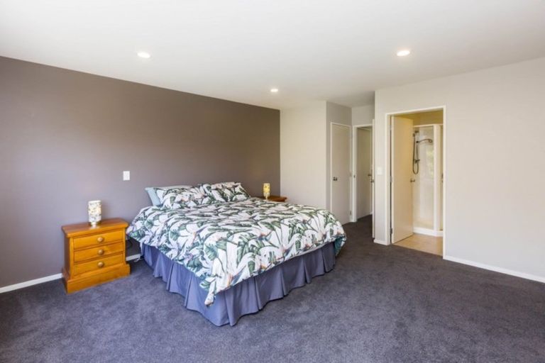 Photo of property in 83 Mount Marua Way, Timberlea, Upper Hutt, 5018