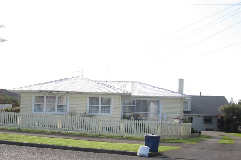 Photo of property in 17b Tawa Crescent, Manurewa, Auckland, 2102
