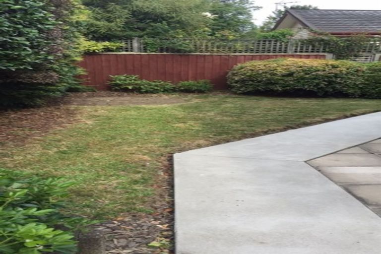 Photo of property in 2/166 Avonhead Road, Avonhead, Christchurch, 8042