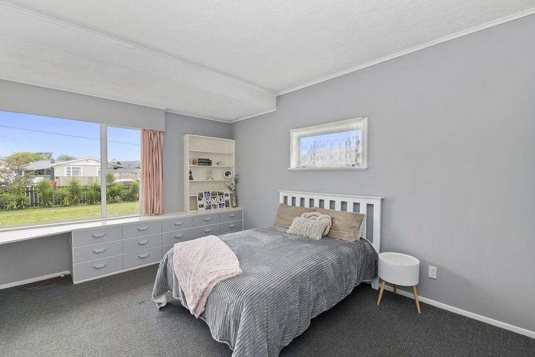 Photo of property in 39 Sussex Street, Levin, 5510