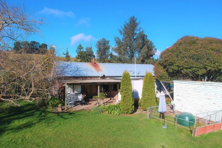 Photo of property in 2966 State Highway 2, Waipukurau, 4281