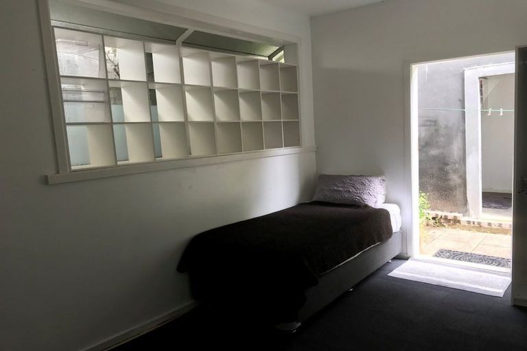 Photo of property in 217 Marine Parade, Seatoun, Wellington, 6022