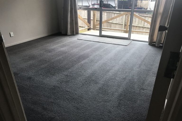 Photo of property in 2/317 Triangle Road, Massey, Auckland, 0614