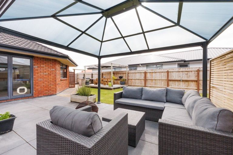 Photo of property in 17 Daniel Place, Kelvin Grove, Palmerston North, 4414