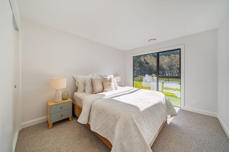 Photo of property in 405a Paekakariki Hill Road, Paekakariki Hill, Porirua, 5381