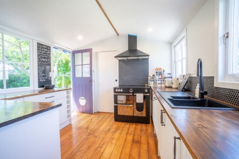 Photo of property in 26 Knowles Street, Terrace End, Palmerston North, 4410