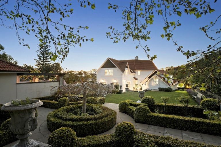 Photo of property in 60 Cheviot Road, Lowry Bay, Lower Hutt, 5013