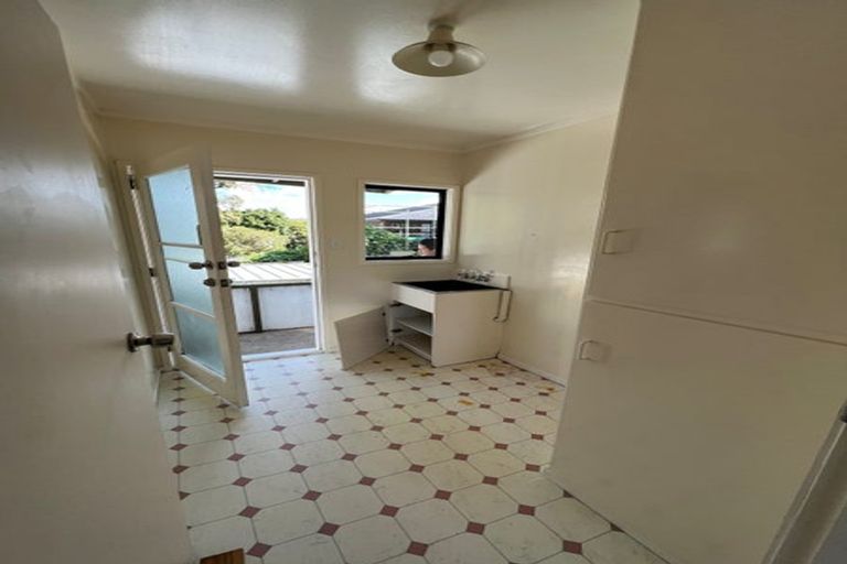Photo of property in 28 Orton Street, Glenfield, Auckland, 0627