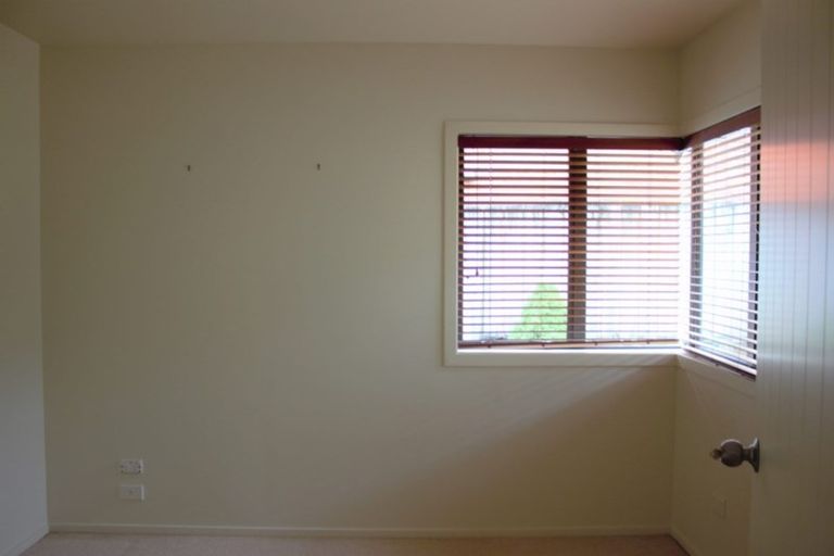 Photo of property in 15 Bushglen Court, Browns Bay, Auckland, 0630
