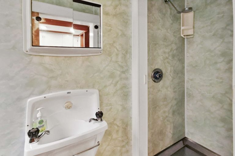 Photo of property in 24 Cypress Drive, Maungaraki, Lower Hutt, 5010