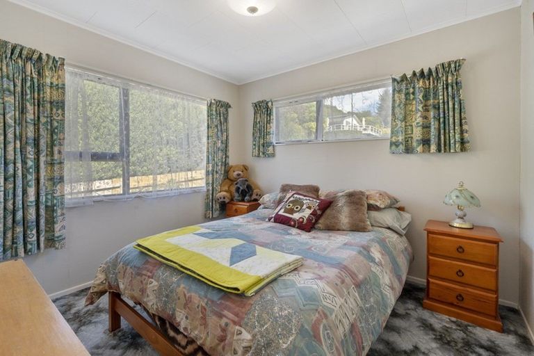 Photo of property in 18 Shera Street, Acacia Bay, Taupo, 3330
