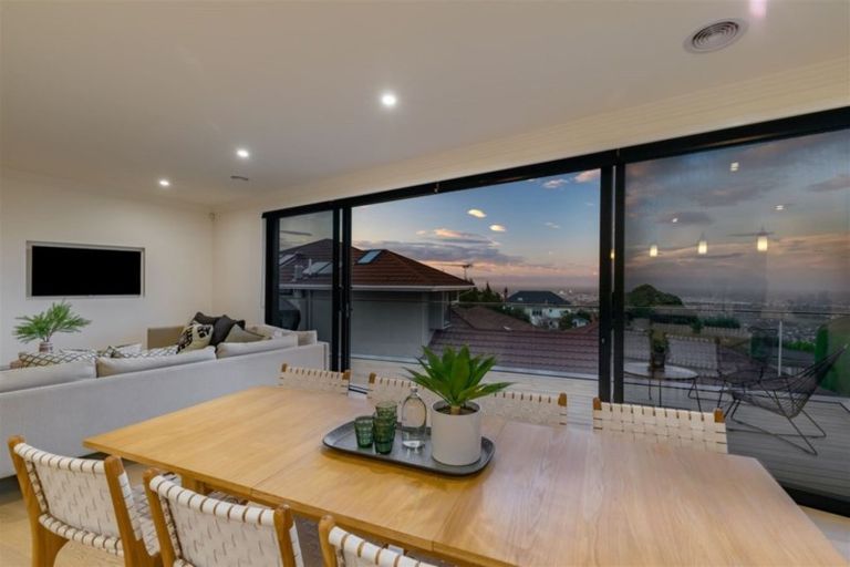 Photo of property in 161 Hackthorne Road, Cashmere, Christchurch, 8022