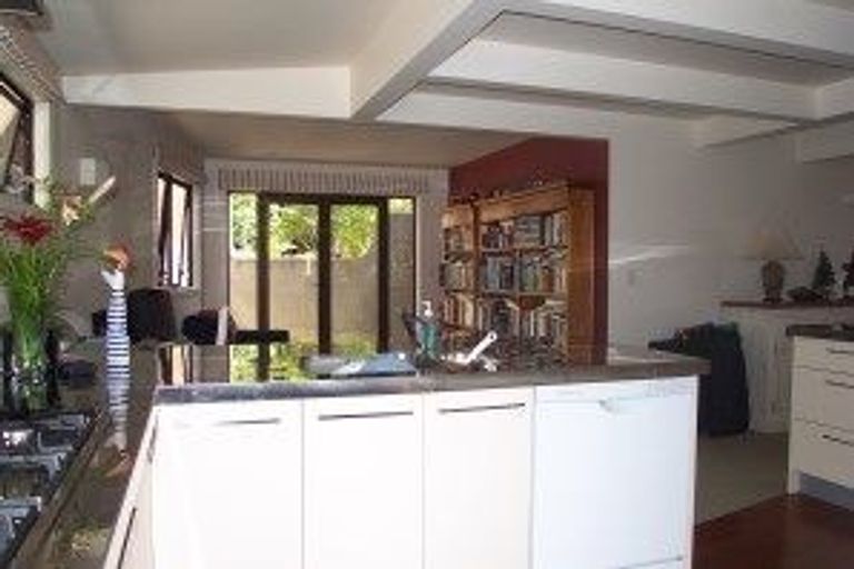 Photo of property in 3 Sarah Way, Crofton Downs, Wellington, 6035