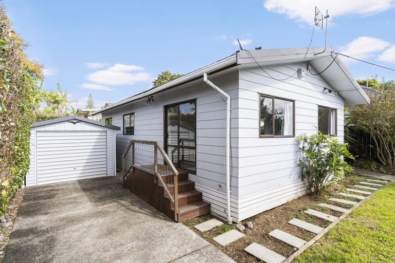 Photo of property in 16a Pooks Road, Ranui, Auckland, 0612