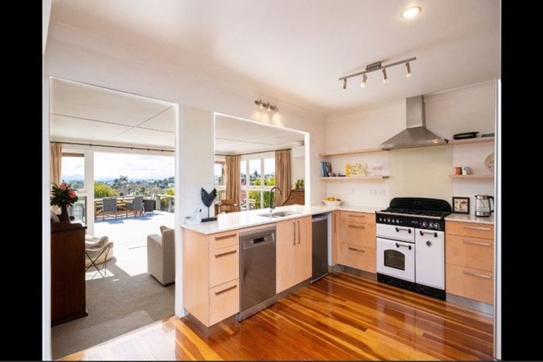 Photo of property in 59 Lucknow Road, Havelock North, 4130