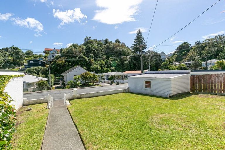 Photo of property in 4 Melrose Road, Island Bay, Wellington, 6023