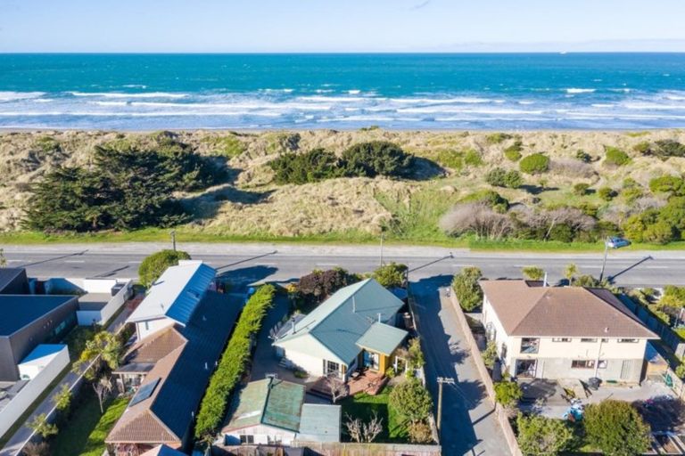 Photo of property in 506 Marine Parade, South New Brighton, Christchurch, 8062