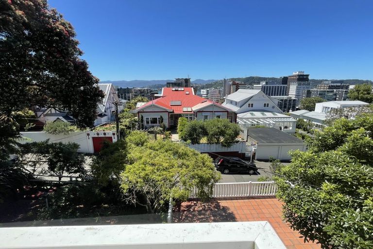 Photo of property in 16 Talavera Terrace, Kelburn, Wellington, 6012
