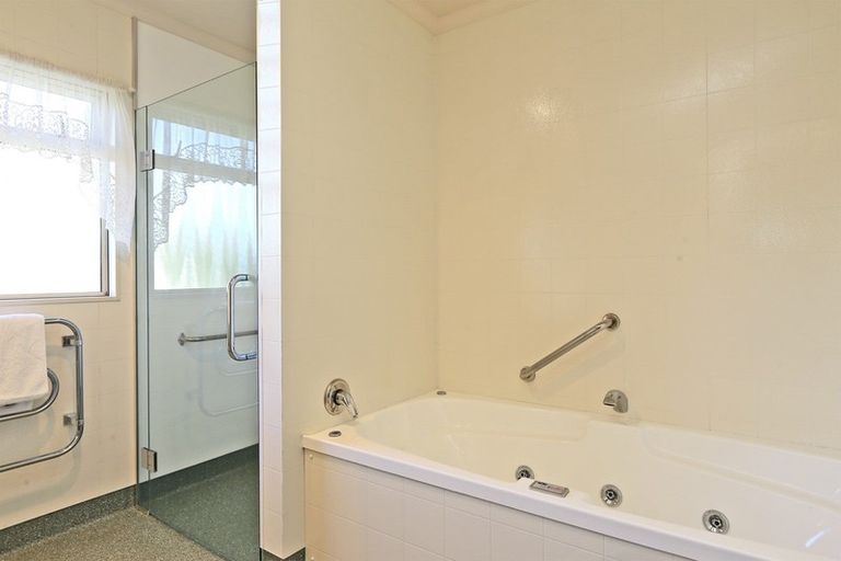 Photo of property in 10 Rutland Place, Taradale, Napier, 4112