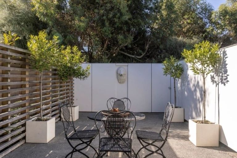 Photo of property in 3 Eagle Place, Martinborough, 5711