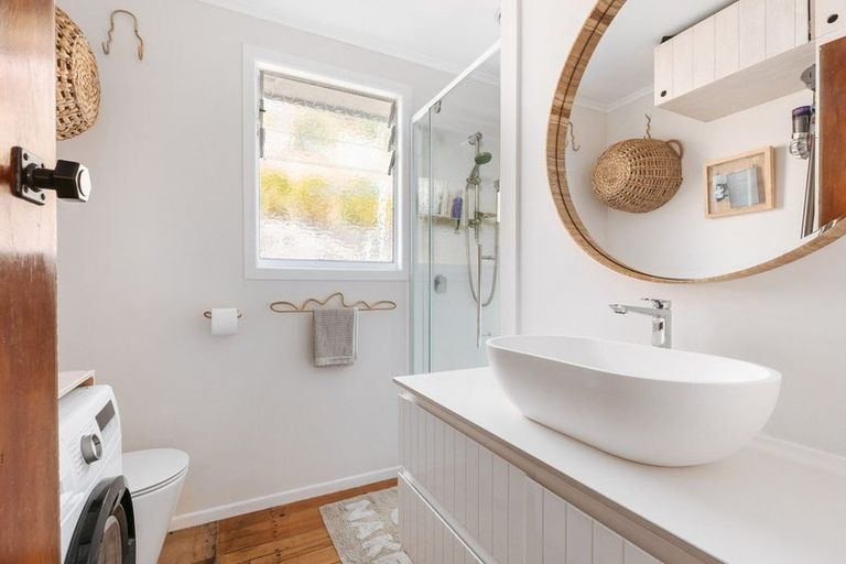 Photo of property in 21 Omokoroa Road, Omokoroa, 3114