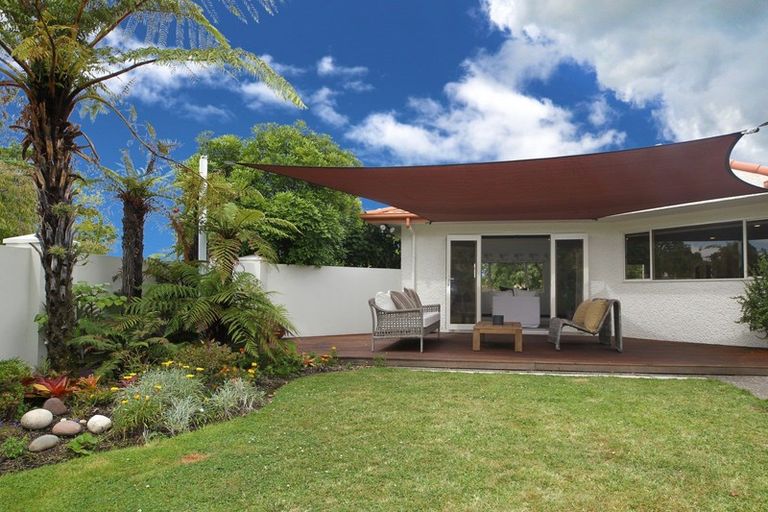 Photo of property in 2 Dules Walk, Taradale, Napier, 4112