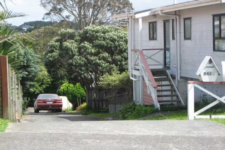 Photo of property in 842a Whangaparaoa Road, Manly, Whangaparaoa, 0930