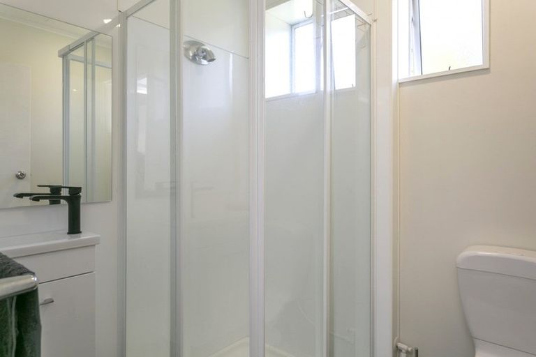 Photo of property in 14 Wembley Place, Richmond Heights, Taupo, 3330