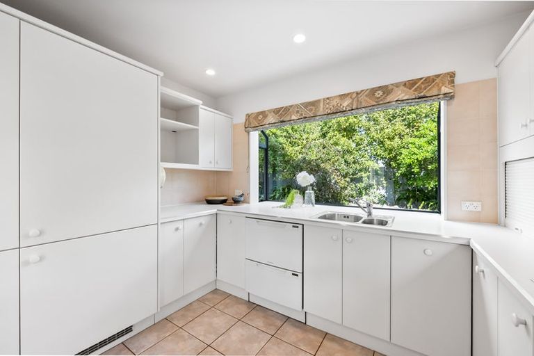 Photo of property in 2/94 Pretoria Street, Hutt Central, Lower Hutt, 5010