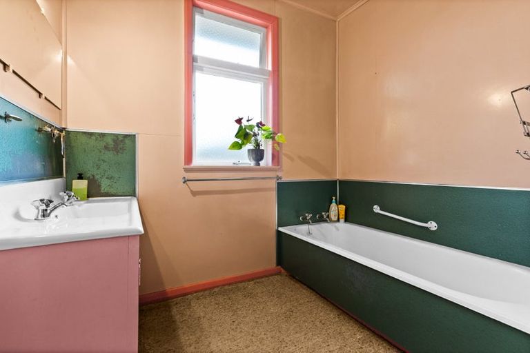 Photo of property in 7 Veronica Avenue, Marewa, Napier, 4110