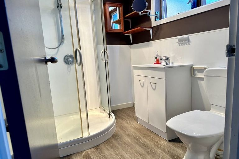 Photo of property in 2 Newcastle Street, Hokowhitu, Palmerston North, 4410