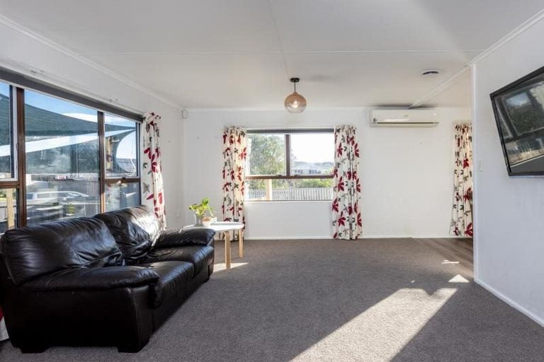 Photo of property in 24 Ranfurly Street, Tamatea, Napier, 4112