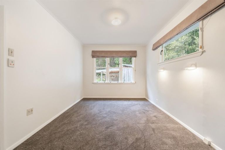 Photo of property in 459 Stokes Valley Road, Stokes Valley, Lower Hutt, 5019