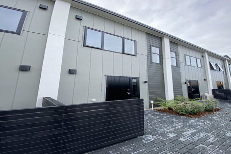 Photo of property in 6/66 Metcalfe Road, Ranui, Auckland, 0612
