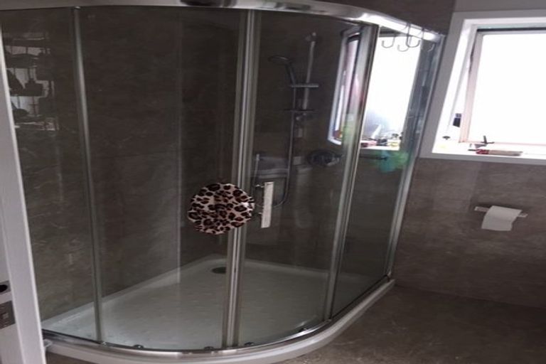 Photo of property in 1/172 Fisher Parade, Farm Cove, Auckland, 2012