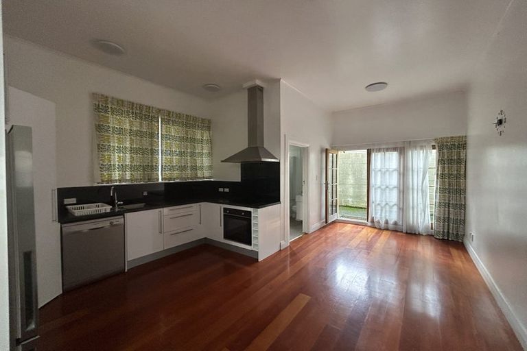 Photo of property in 5 Goring Street, Thorndon, Wellington, 6011