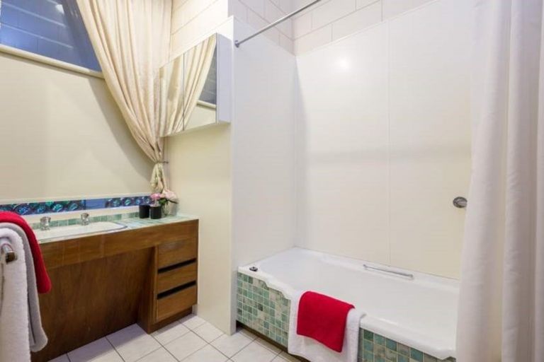 Photo of property in 70 Mayfair Crescent, Mairangi Bay, Auckland, 0630