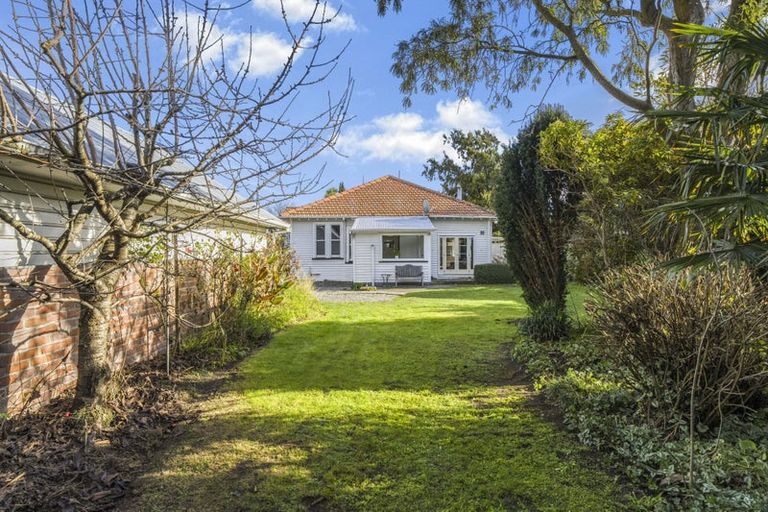 Photo of property in 184 Main North Road, Redwood, Christchurch, 8051